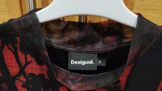 Vestido Desigual Negro y Rojo  Estampado bosque