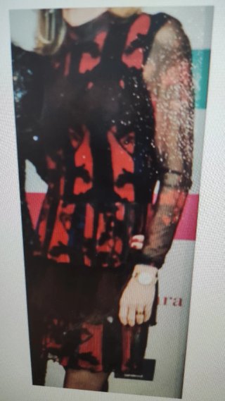 Vestido Desigual Negro y Rojo  Estampado bosque