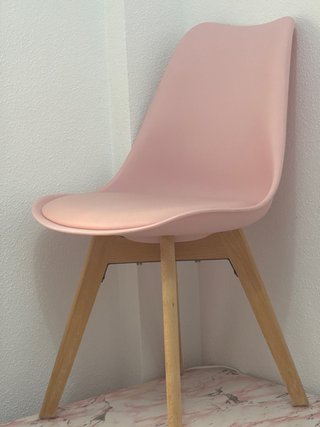 Sillas Rosas y Madera