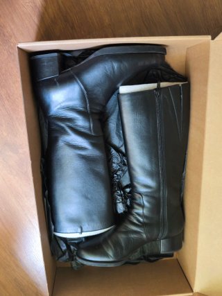 Botas altas negras contrabandistas