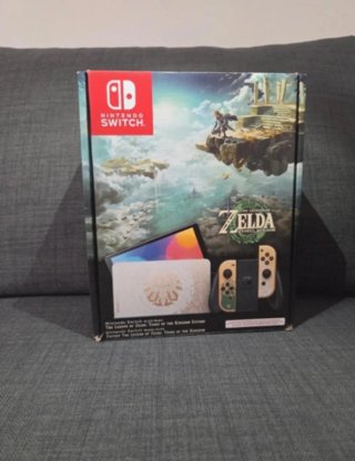 Nintendo Switch OLED Zelda Tears of the Kingdom