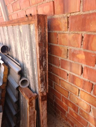 Puerta basculante metálica de chapa galvanizada