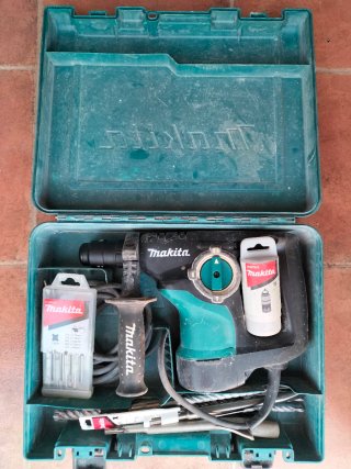 Martillo rotativo ligero Makita HR2810T