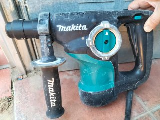 Martillo rotativo ligero Makita HR2810T