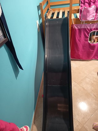 Cama litera con espacio debajo