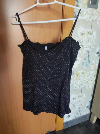 Blusa de lunares negra con tirantes