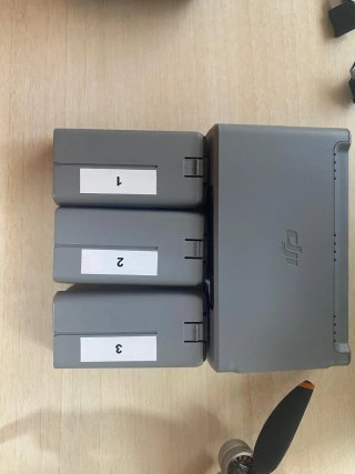 Dji Mini 4K vuela más-muy poco uso