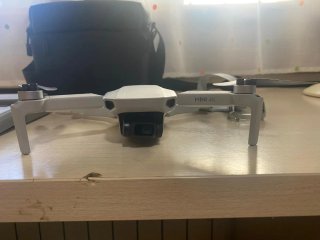 Dji Mini 4K vuela más-muy poco uso