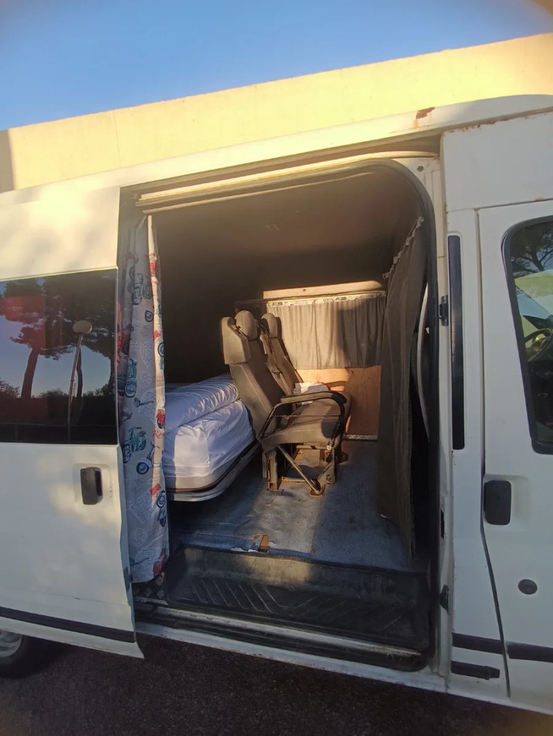 Ford Transit 2000 - foto 1