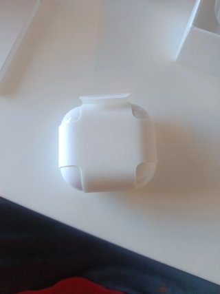 Airpods 4 sin abrir