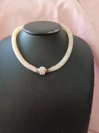 Girocollo con strass