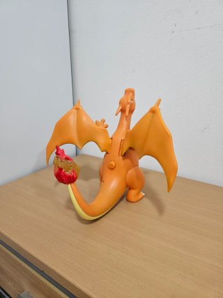 Figura Charizard Original.
