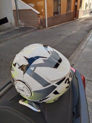 Casco Unik blanco con visera