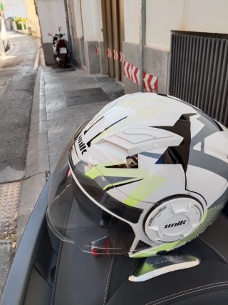 Casco Unik blanco con visera