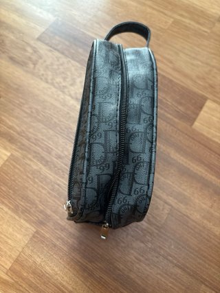 Pochette grigia con logo