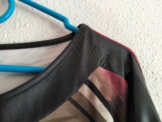 Blusa rayas cuello redondo negro