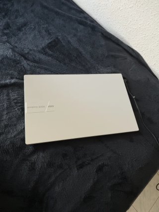 Portátil Asus Vivobook 15 AMOLED