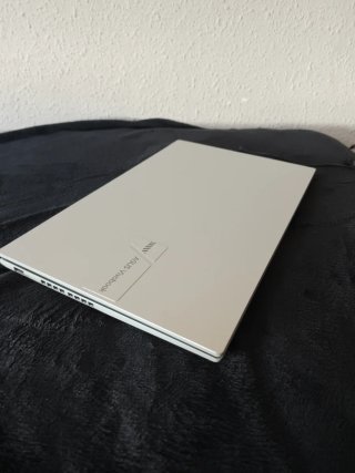 Portátil Asus Vivobook 15 AMOLED