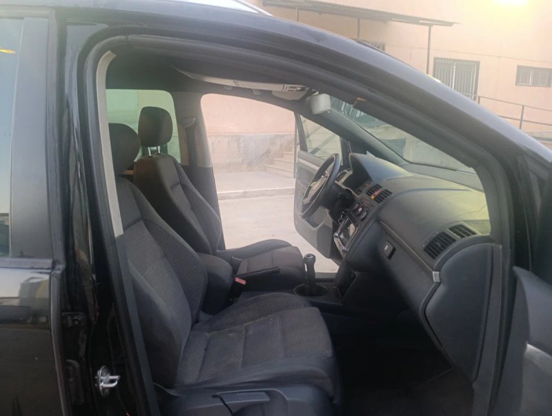 Volkswagen Touran 1.9 TDI Advance 2006, foto 12