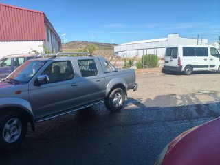 Nissan navara  pickup  2003