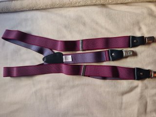 Tirantes y pajarita morado y plateado