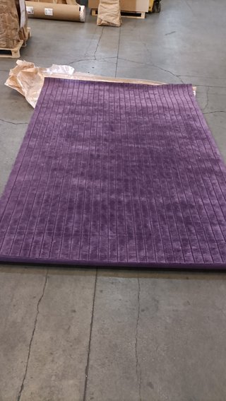Alfombra de lujo morada