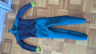 Neopreno largo decathlon. Talla 8 años 4 mm