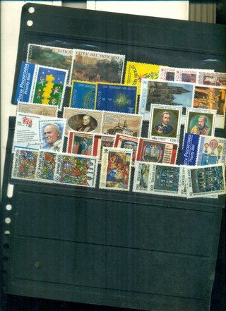 Lotto 30 Francobolli Vaticano Anni 90-2000