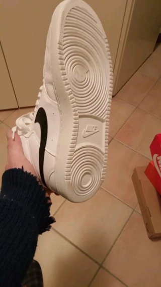Nike Scarpe Mid Top Bianche Nuove Taglia Sbagliata