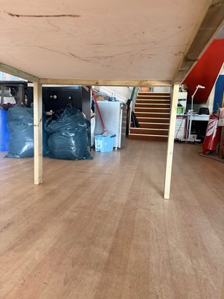 Mesas expositoras de madera tipo cajón