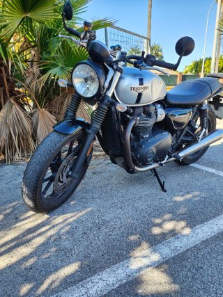 Triumph Street Twin 900 Moto Naked