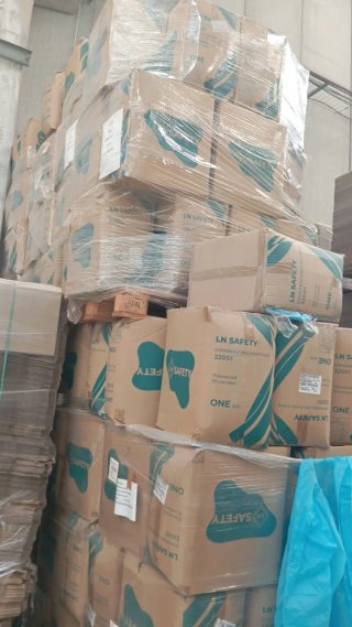 Lote Ropa Trabajo (Botas, Chalecos, Gafas, Polos)