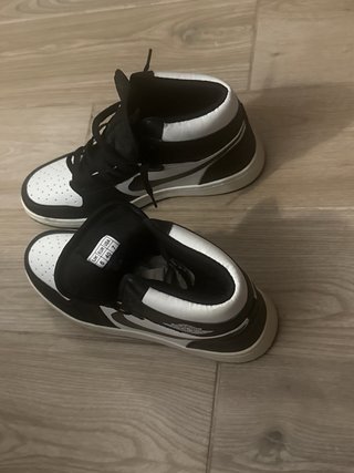Scarpe Nike non originali, mai usate