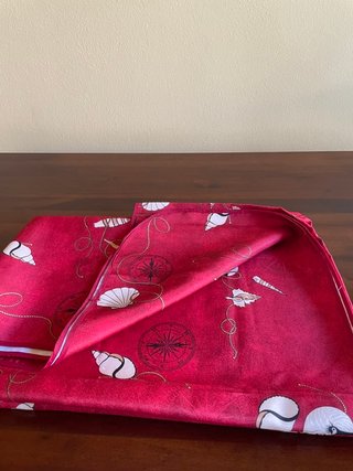 Tovaglia Ovale Antimacchia Rossa