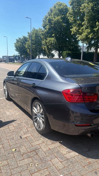 BMW Serie 320i executive sport automatico