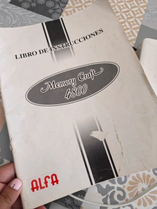Máquina de coser Alfa Memory Craft 4800