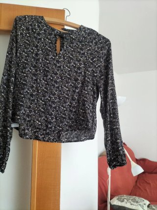 Ropa variada nueva