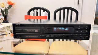Lector CD Denon DCD-920 con control remoto RC-220.