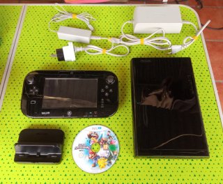 Nintendo Wii U 32GB + Gamepad, Juego y Cables