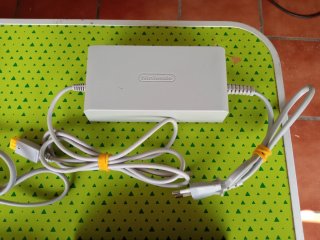 Nintendo Wii U 32GB + Gamepad, Juego y Cables