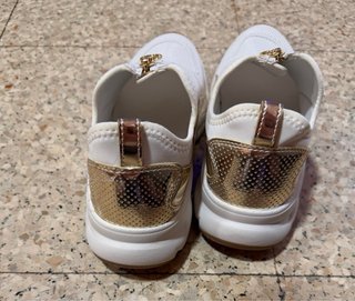 Zapatillas Michael Kors Blancas y Doradas