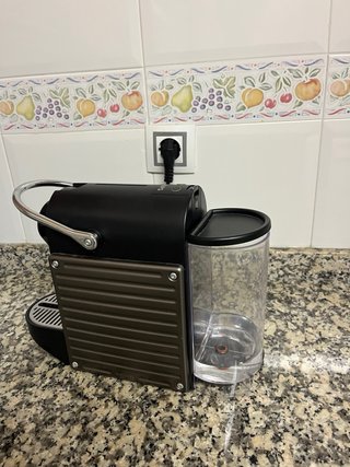 Cafetera Nespresso Krups Pixie Negra