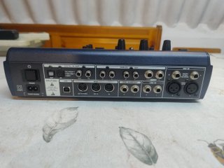 Behringer BCA2000 Interfaz Audio