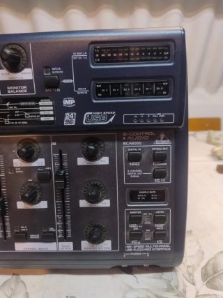 Behringer BCA2000 Interfaz Audio