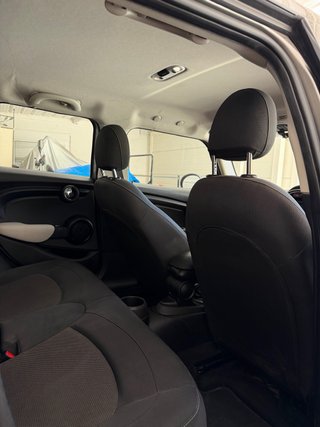 🚗 MINI COOPER 5 PUERTAS 1.5 136 CV