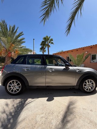 🚗 MINI COOPER 5 PUERTAS 1.5 136 CV