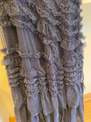 Vestido largo azul con volantes