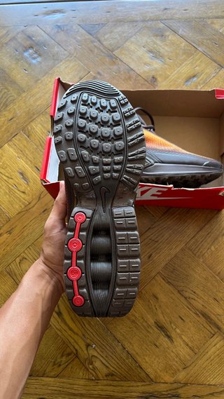 Nike Air Max DN Marrón Naranja