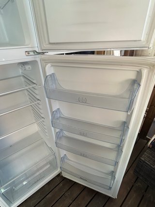 Frigorífico blanco con congelador, 2 puertas.