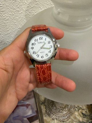 Reloj YaWeiSi Blanco Correa Roja Cocodrilo